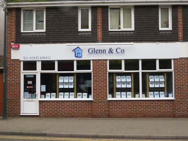 No 22 Glenn & Co Estate Agent 2015